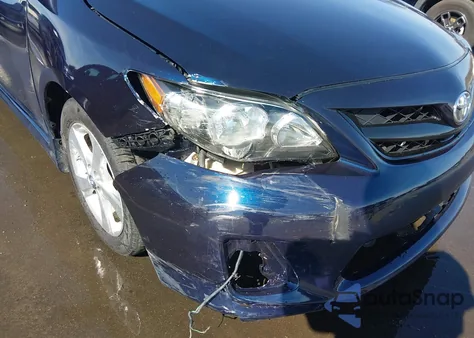 2013 Toyota Corolla S z USA, uszkodzony, nr VIN 2T1BU4EE0DC028305